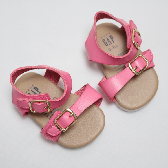 GAP Baby Infant Girls Shocking Pink Buckle Strap Sandals Size 0-3M - Picture 4 of 6